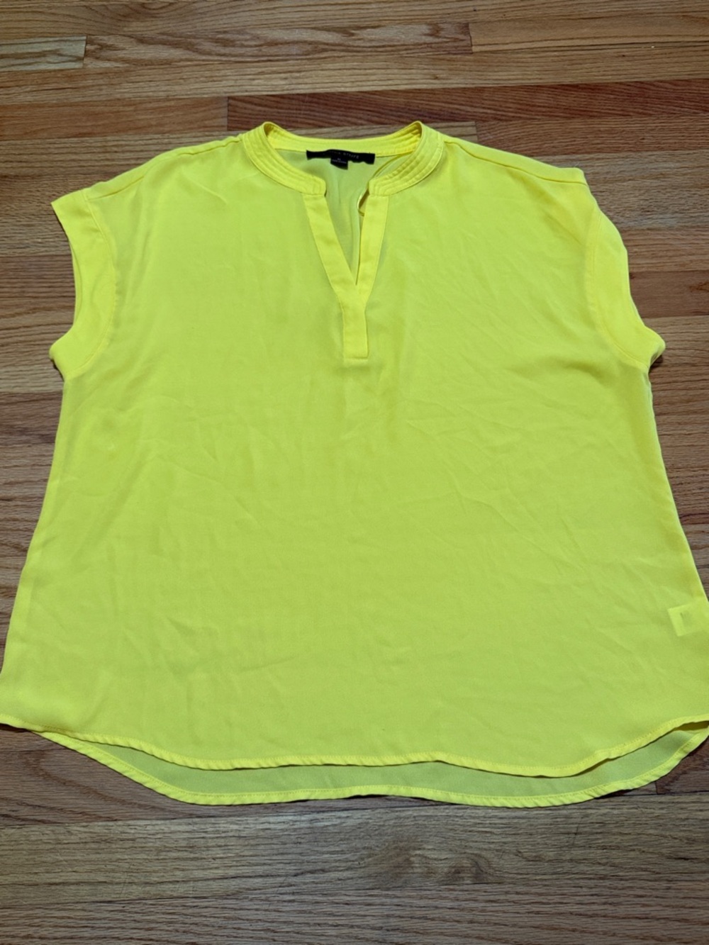 Women’s Yellow Sleeveless Split-Neck Top